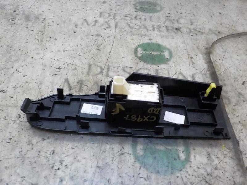 Recambio de mando elevalunas delantero derecho para toyota auris hybrid business referencia OEM IAM 8481002140  