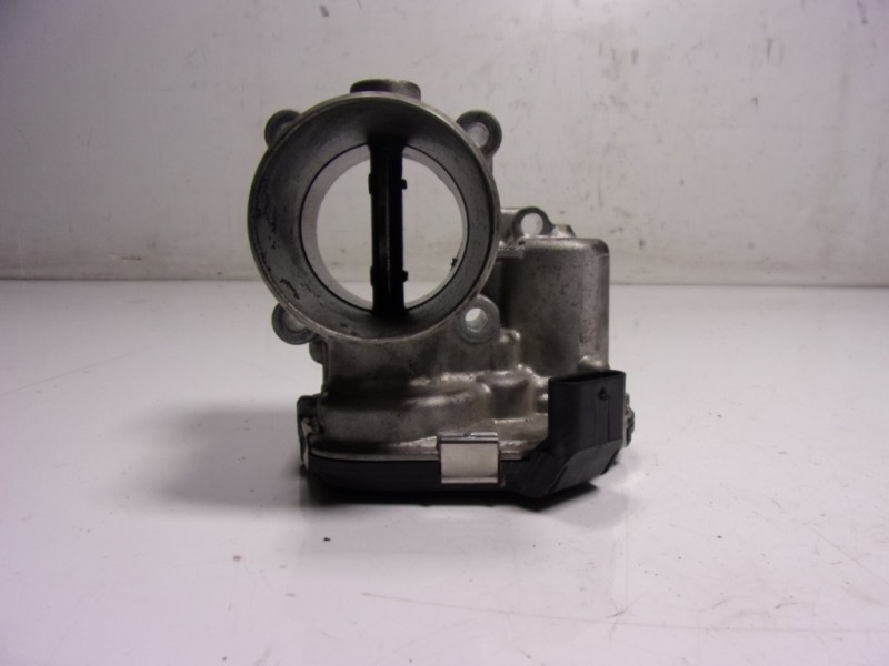 Recambio de caja mariposa para hyundai i40 1.7 crdi cat referencia OEM IAM 283202A600 0280750612 