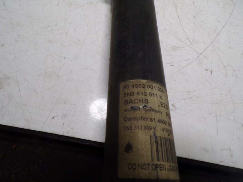 Recambio de amortiguador trasero izquierdo para volkswagen tiguan (5n1) 2.0 tdi referencia OEM IAM 5N0513049K 5N0512011K 