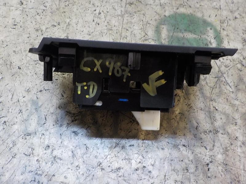 Recambio de mando elevalunas trasero derecho para toyota auris hybrid business referencia OEM IAM 8481002140  