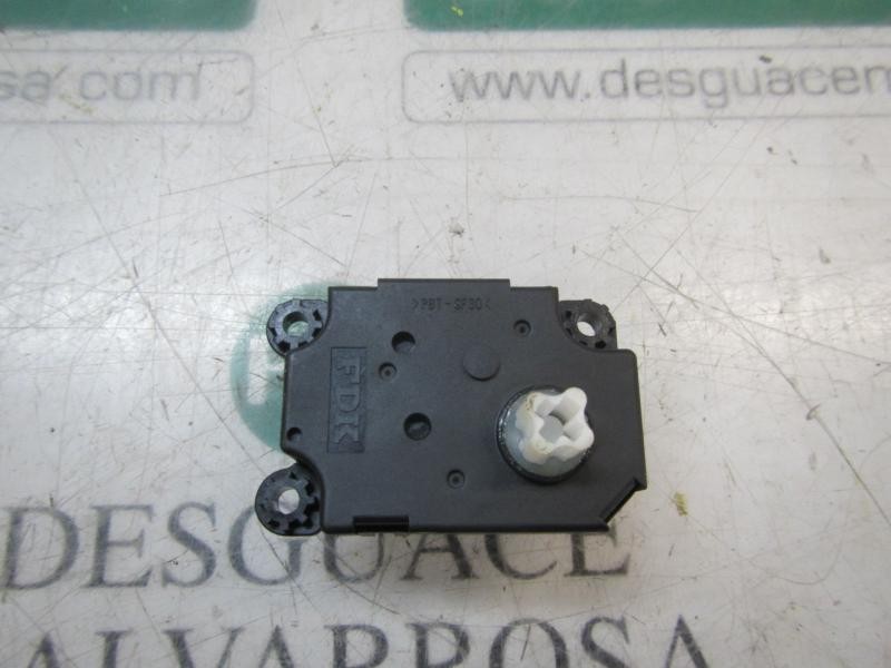 Recambio de motor apertura trampillas climatizador para opel insignia berlina edition referencia OEM IAM  52428455 52428455