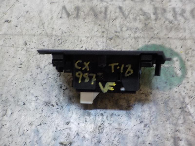 Recambio de mando elevalunas trasero izquierdo para toyota auris hybrid business referencia OEM IAM 8481002140  