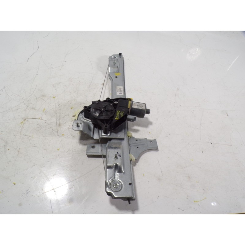 Recambio de elevalunas delantero derecho para peugeot 208 1.0 vti referencia OEM IAM 9673154380 9674254380 0130822702