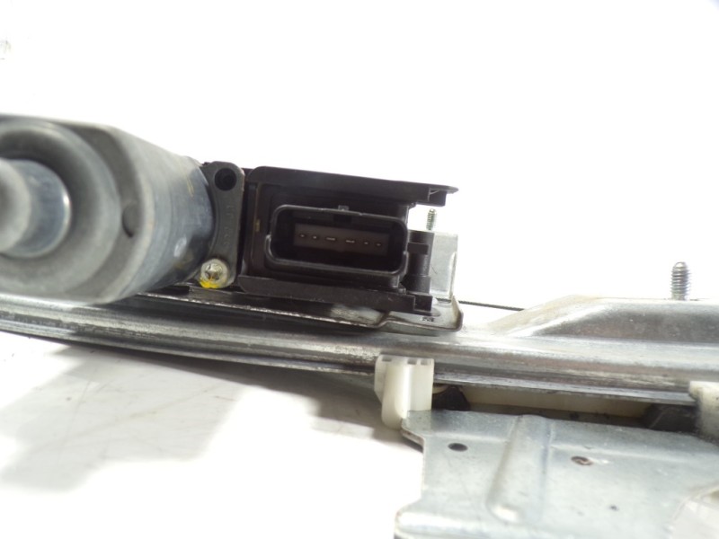 Recambio de elevalunas delantero izquierdo para peugeot 208 1.0 vti referencia OEM IAM 9673153280 9674254280 