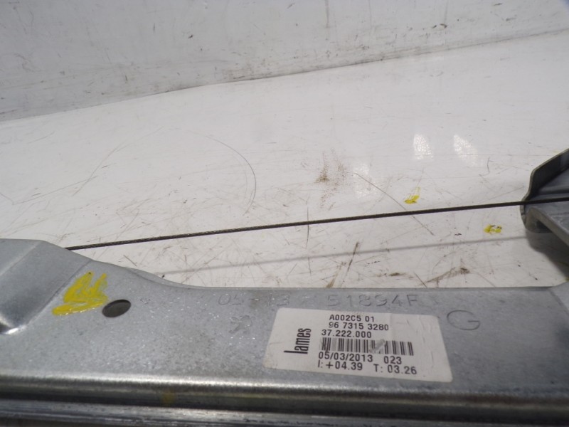 Recambio de elevalunas delantero izquierdo para peugeot 208 1.0 vti referencia OEM IAM 9673153280 9674254280 