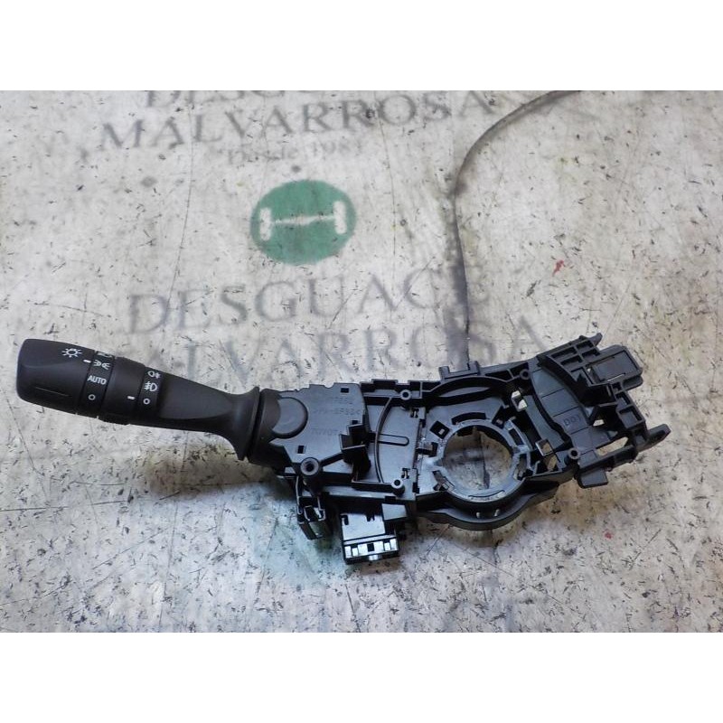 Recambio de mando luces para toyota auris hybrid business referencia OEM IAM 8414002720  