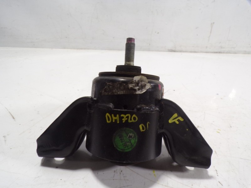 Recambio de soporte motor derecho para hyundai i20 1.1 crdi cat referencia OEM IAM 21810C8300  