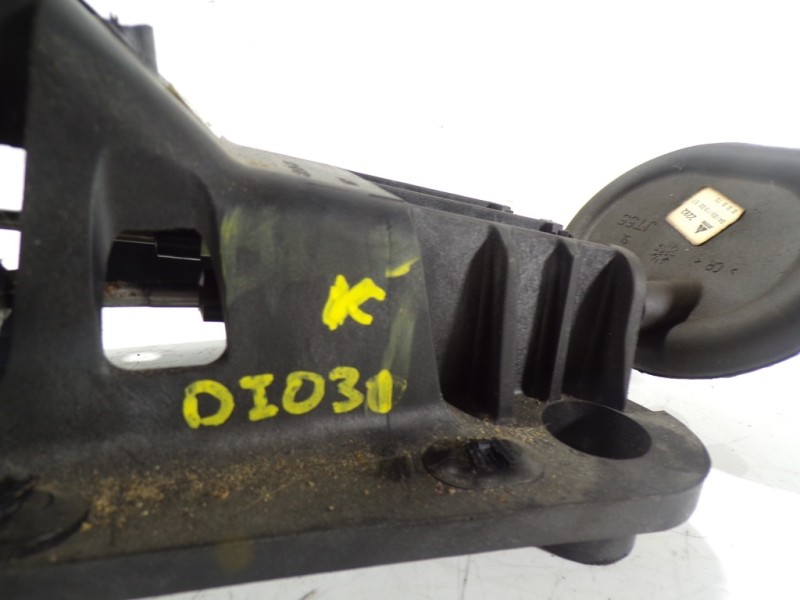 Recambio de palanca cambio para peugeot 208 1.0 vti referencia OEM IAM 9676190280  
