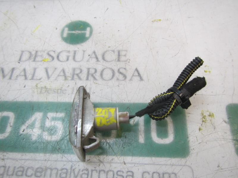 Recambio de piloto lateral derecho para opel insignia berlina edition referencia OEM IAM 13252456  