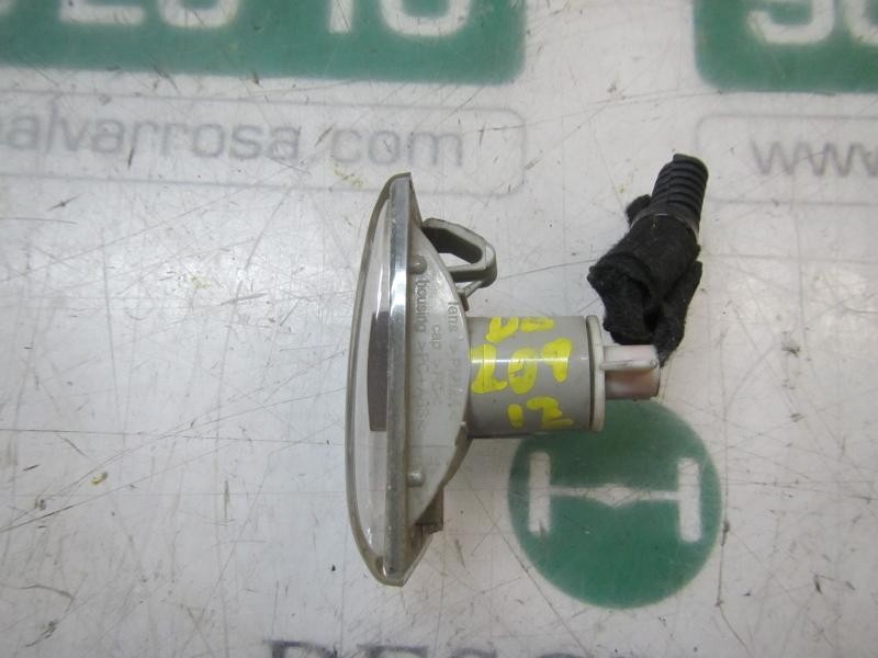 Recambio de piloto lateral izquierdo para opel insignia berlina edition referencia OEM IAM 13252455  