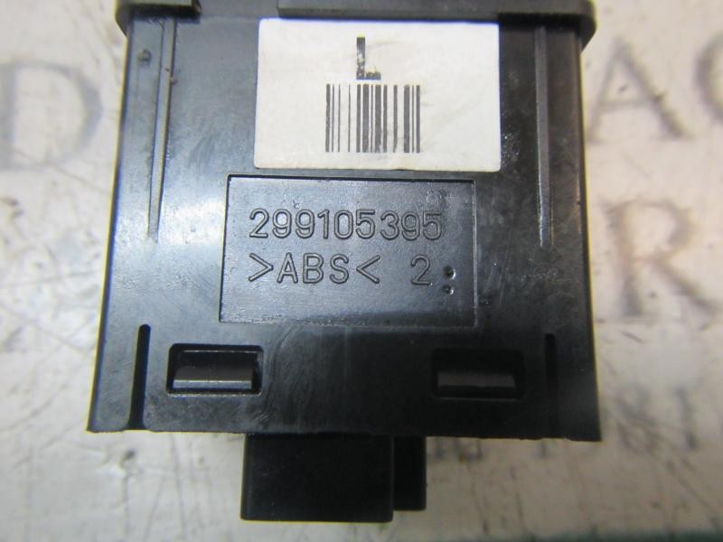 Recambio de warning para kia rio drive referencia OEM IAM 937901W000 299105395 299105395