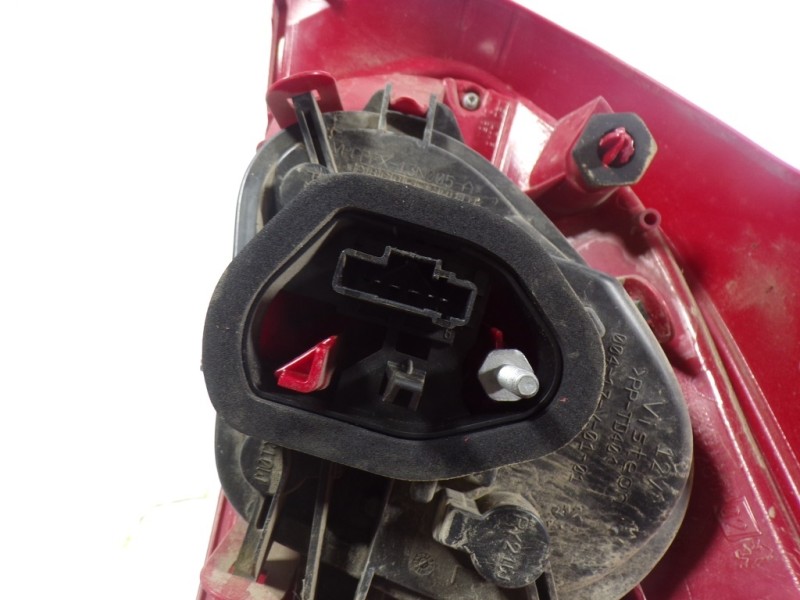 Recambio de piloto trasero izquierdo para peugeot 208 1.0 vti referencia OEM IAM 9672628280 A9000778009 A9000778009