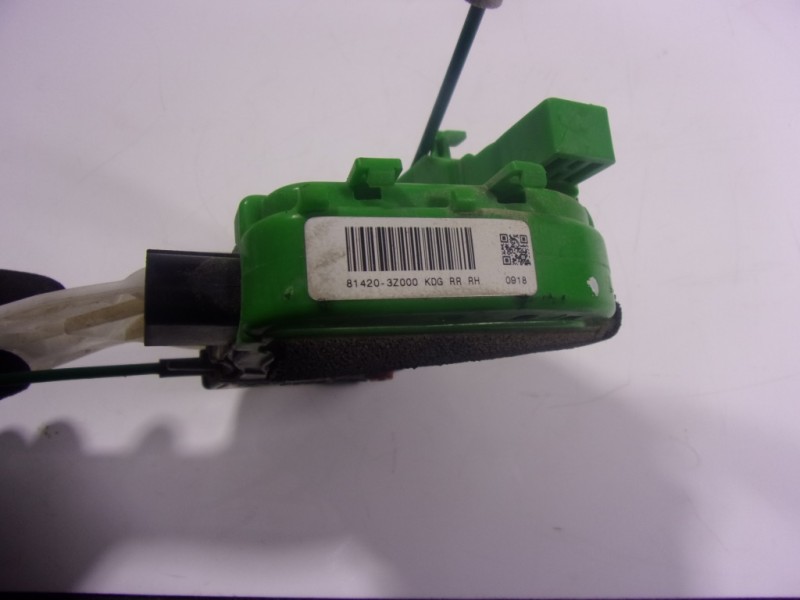 Recambio de cerradura puerta trasera derecha para hyundai i40 1.7 crdi cat referencia OEM IAM 814203Z000 814203Z000 