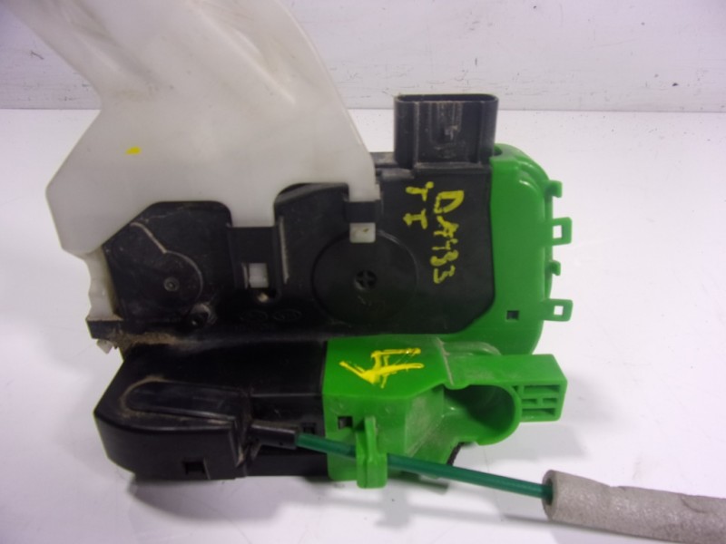 Recambio de cerradura puerta trasera izquierda para hyundai i40 1.7 crdi cat referencia OEM IAM 814103Z000 814103Z000 