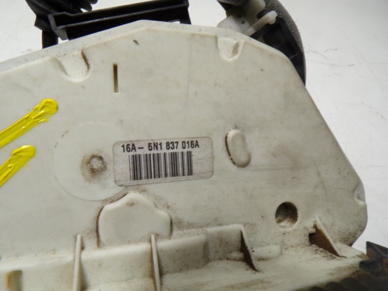 Recambio de cerradura puerta delantera derecha para volkswagen tiguan (5n1) 2.0 tdi referencia OEM IAM 5N1837016C 5N1837016A 