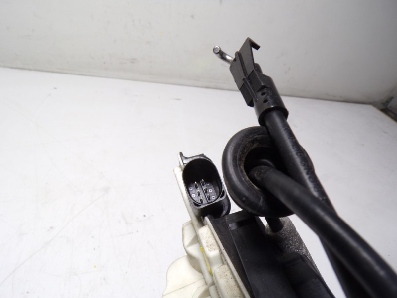 Recambio de cerradura puerta delantera derecha para volkswagen tiguan (5n1) 2.0 tdi referencia OEM IAM 5N1837016C 5N1837016A 