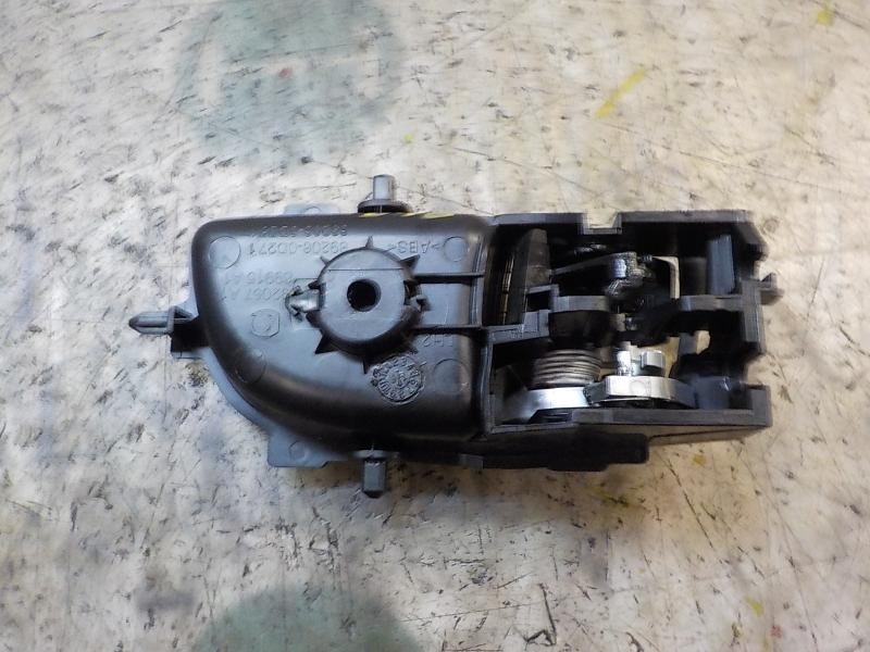 Recambio de maneta interior delantera izquierda para toyota auris hybrid business referencia OEM IAM   