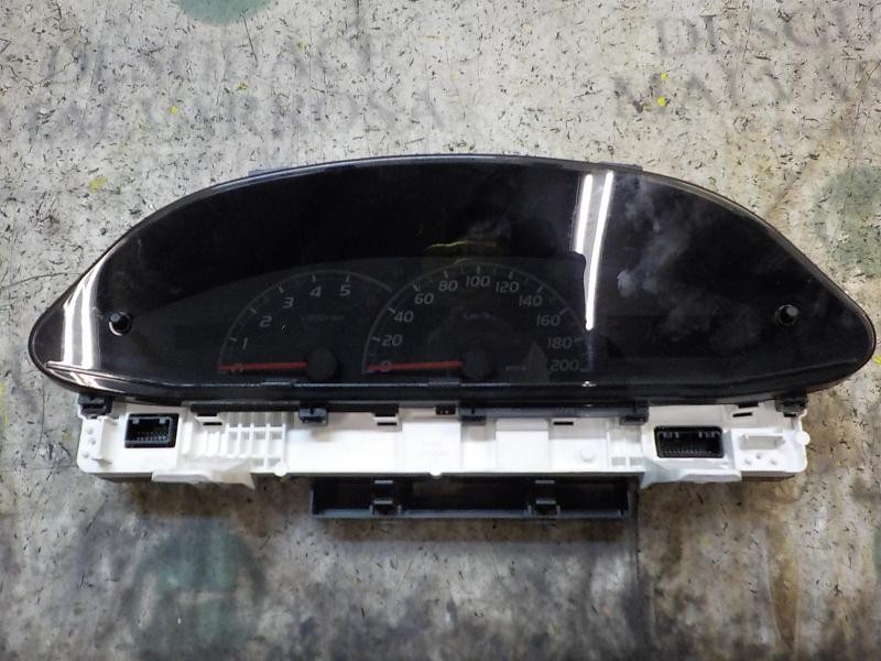 Recambio de cuadro instrumentos para toyota yaris 1.4 turbodiesel cat referencia OEM IAM 838000DG40  