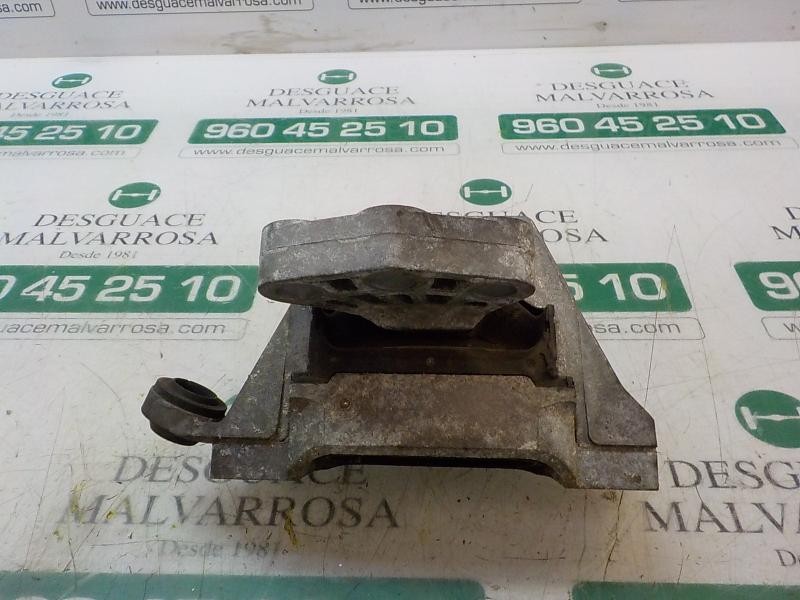 Recambio de soporte motor derecho para opel insignia berlina edition referencia OEM IAM 13227717  