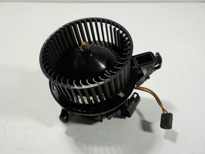 Recambio de motor calefaccion para skoda kamiq (nw4) 1.0 tsi referencia OEM IAM 2Q1820021A 2Q1820021A 