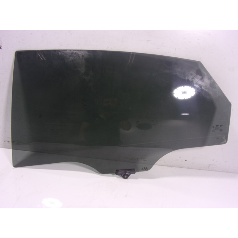 Recambio de cristal puerta trasero izquierdo para hyundai i40 1.7 crdi cat referencia OEM IAM 834113Z320  