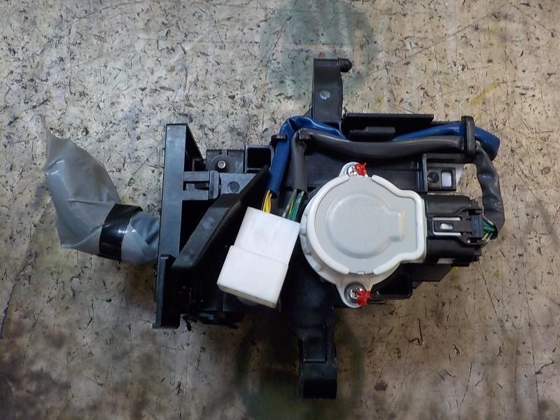 Recambio de palanca cambio para toyota auris hybrid business referencia OEM IAM 3355012J20  