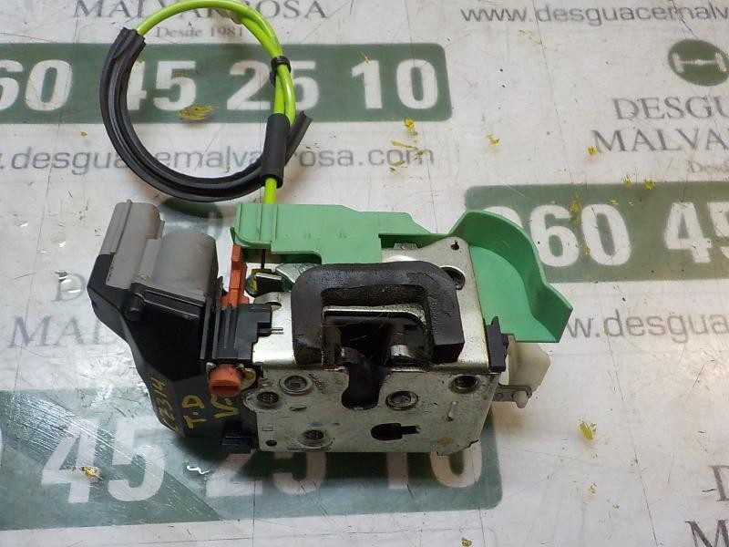 Recambio de cerradura puerta trasera derecha para fiat linea (110) 1.4 cat referencia OEM IAM 51812333  