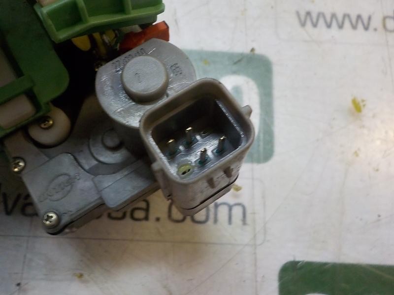 Recambio de cerradura puerta trasera derecha para fiat linea (110) 1.4 cat referencia OEM IAM 51812333  