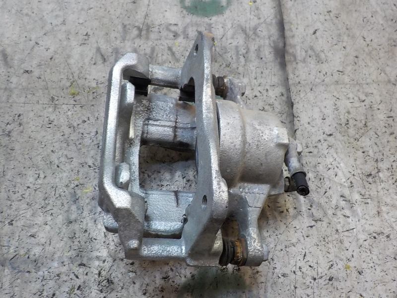 Recambio de pinza freno delantera derecha para toyota auris hybrid business referencia OEM IAM 4773002510  