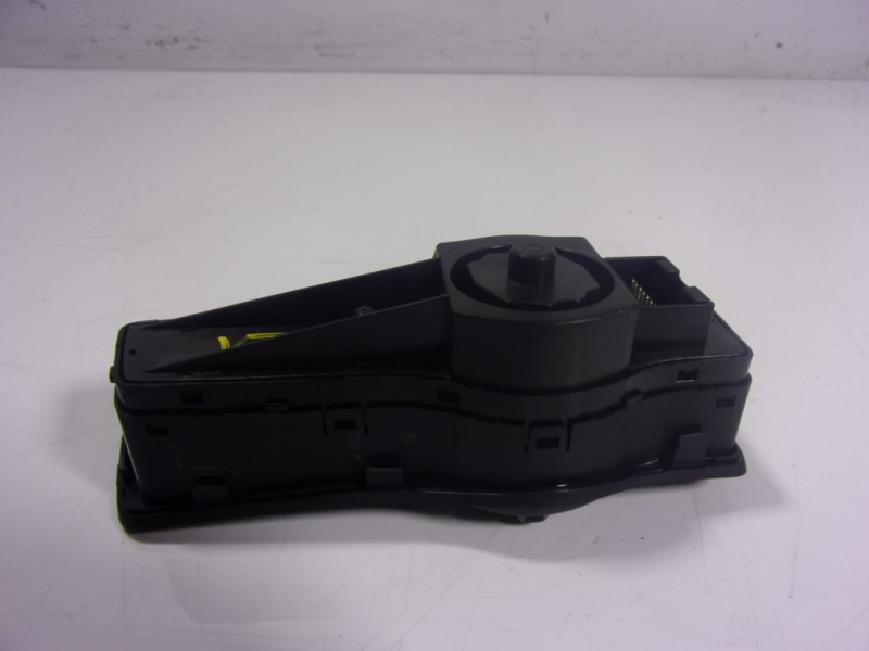 Recambio de mando luces para hyundai i40 1.7 crdi cat referencia OEM IAM 933003Z200VGR 933003Z200V 