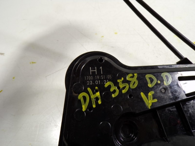 Recambio de cerradura puerta delantera derecha para toyota hilux (3b/3c/3d) doble cabina referencia OEM IAM 6903002600  