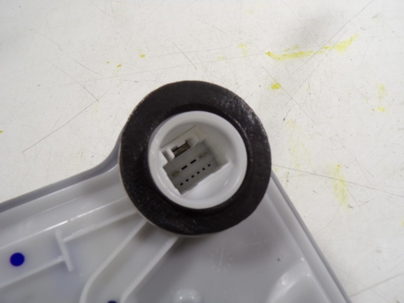 Recambio de cerradura puerta delantera derecha para toyota hilux (3b/3c/3d) doble cabina referencia OEM IAM 6903002600  