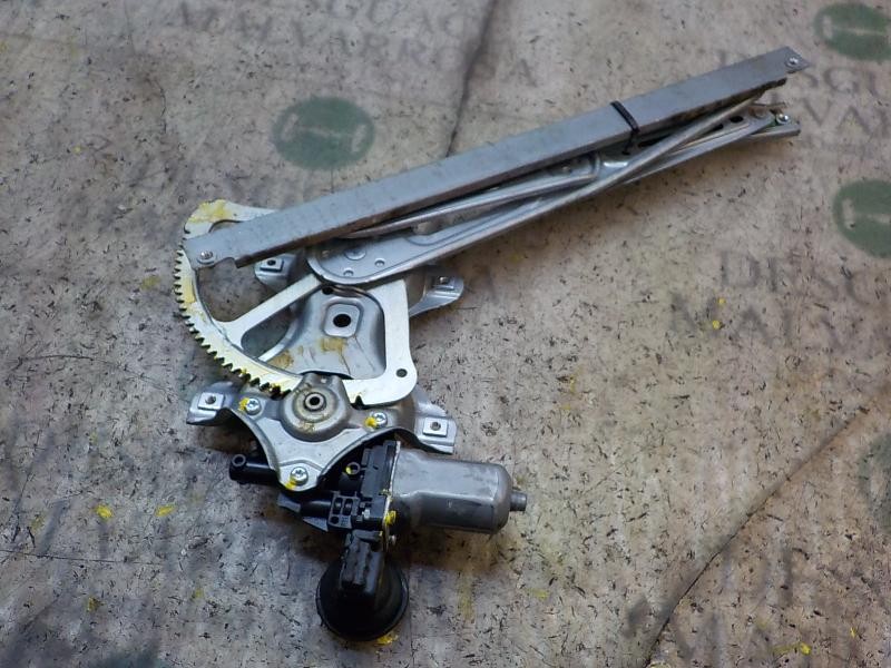 Recambio de elevalunas delantero izquierdo para toyota yaris 1.4 turbodiesel cat referencia OEM IAM 698200D041  