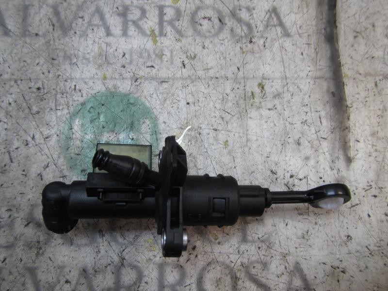 Recambio de bomba embrague para audi a1 sportback (8xf) adrenalin referencia OEM IAM 6R0721405B  