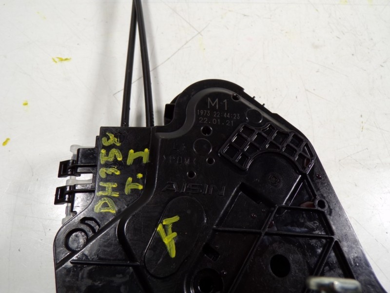 Recambio de cerradura puerta trasera izquierda para toyota hilux (3b/3c/3d) doble cabina referencia OEM IAM 690600K120  