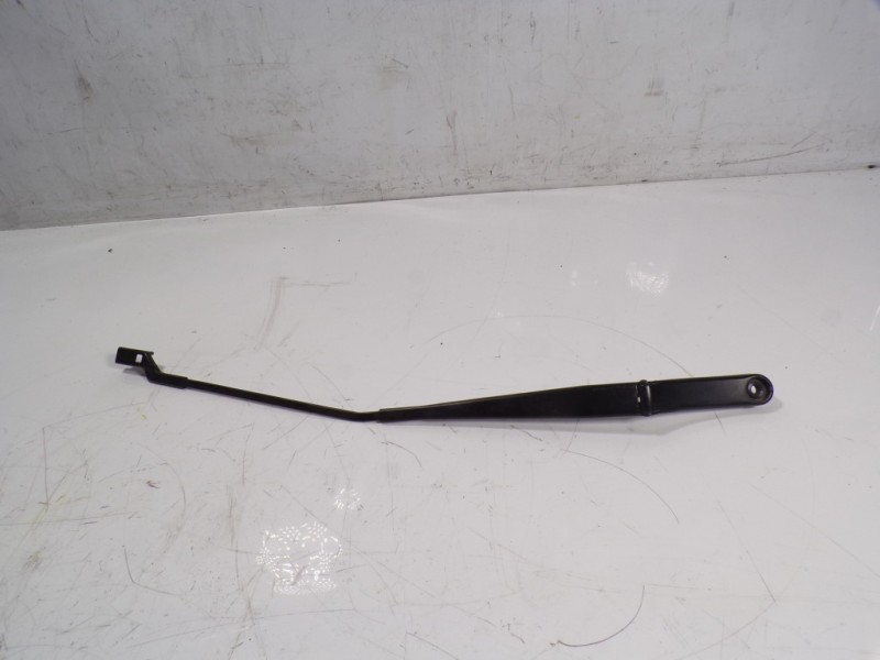 Recambio de brazo limpia delantero derecho para volkswagen tiguan advance bmt referencia OEM IAM 5NB955410  