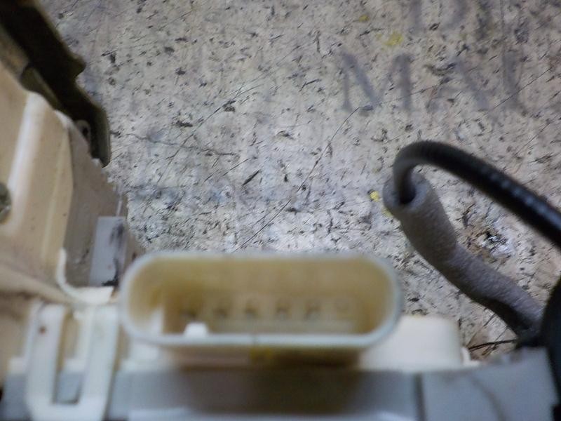 Recambio de cerradura puerta delantera derecha para audi a1 sportback (8xa) attraction referencia OEM IAM 8X1837016A  