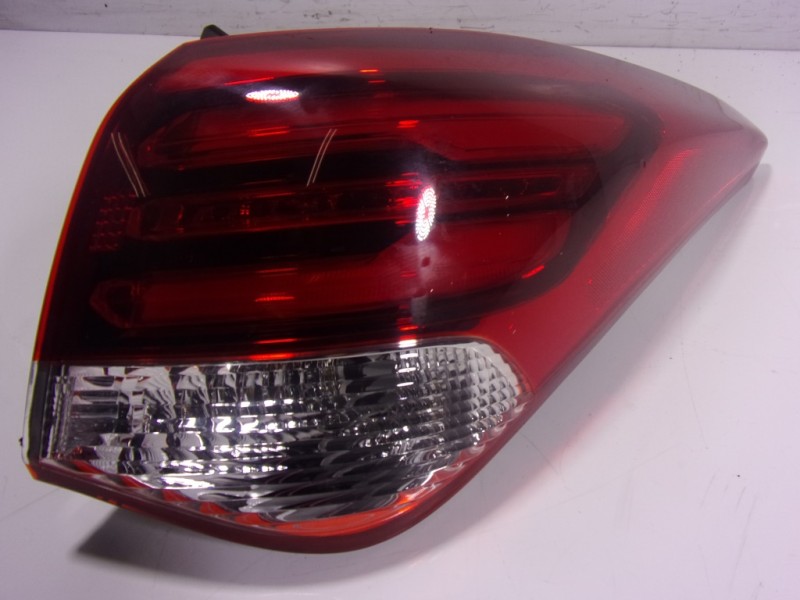 Recambio de piloto trasero derecho para hyundai i40 1.7 crdi cat referencia OEM IAM 924023Z600 924023Z6 