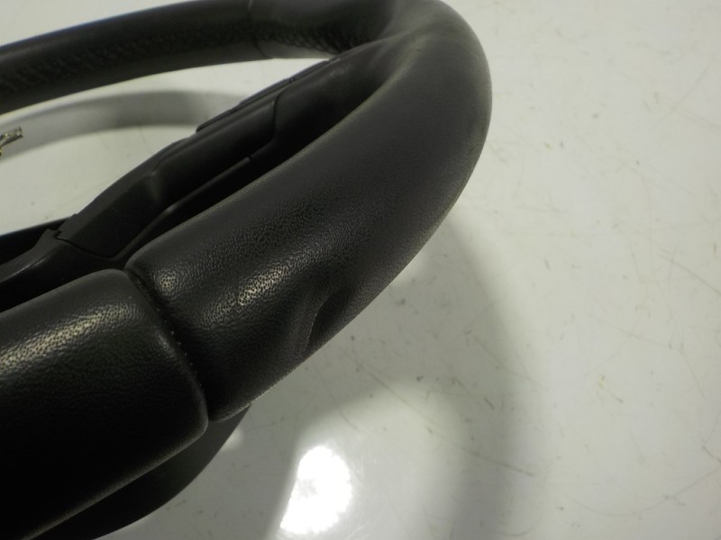 Recambio de volante para ford focus lim. 1.0 ecoboost cat referencia OEM IAM 2014556 F1EB3600JG3ZHE 