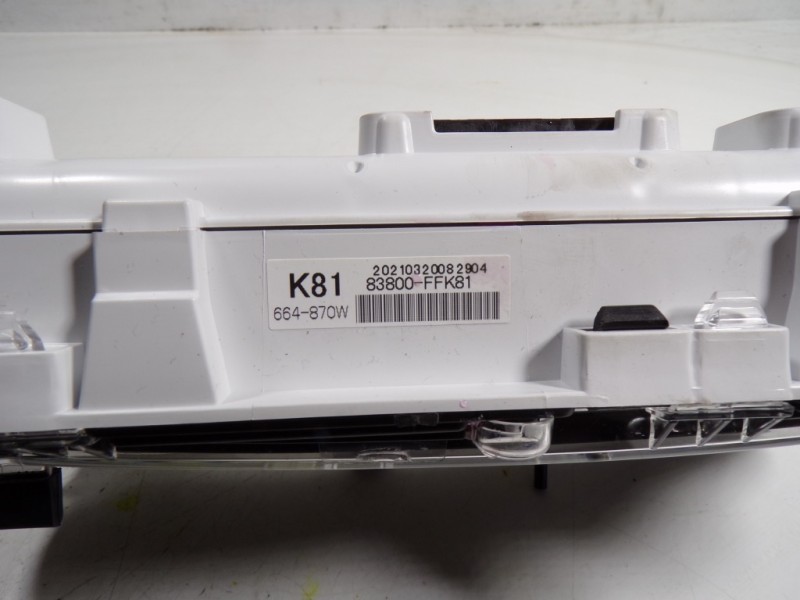 Recambio de cuadro instrumentos para toyota hilux (3b/3c/3d) doble cabina referencia OEM IAM 83800FFK81 83800FFK81 2021032008290