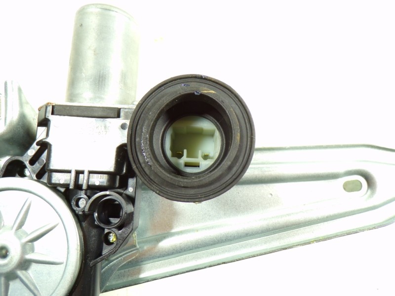 Recambio de elevalunas trasero derecho para toyota hilux (3b/3c/3d) doble cabina referencia OEM IAM 857200K180 857200K180 AE2621