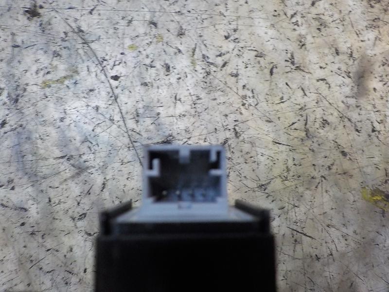 Recambio de mando elevalunas trasero derecho para audi a1 sportback (8xa) attraction referencia OEM IAM 4G09598555PR  