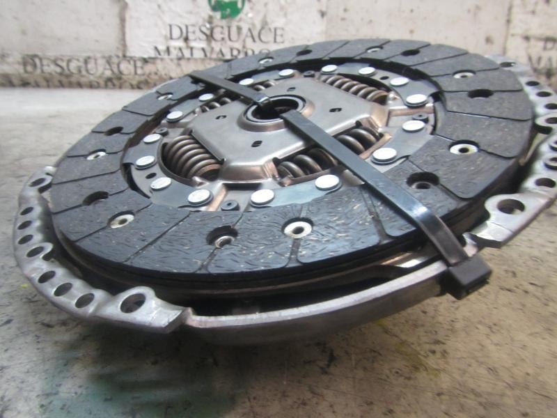 Recambio de kit embrague para audi a1 sportback (8xf) adrenalin referencia OEM IAM 04C141031C  