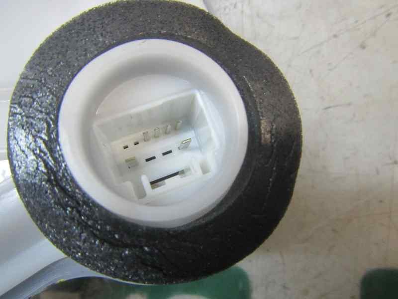 Recambio de cerradura puerta delantera izquierda para toyota prius+ 1.8 16v (híbrido) referencia OEM IAM 6904053140  