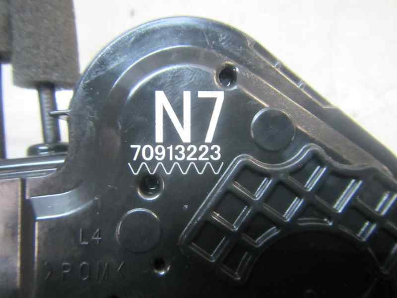 Recambio de cerradura puerta trasera izquierda para toyota prius+ 1.8 16v (híbrido) referencia OEM IAM 6906048060  