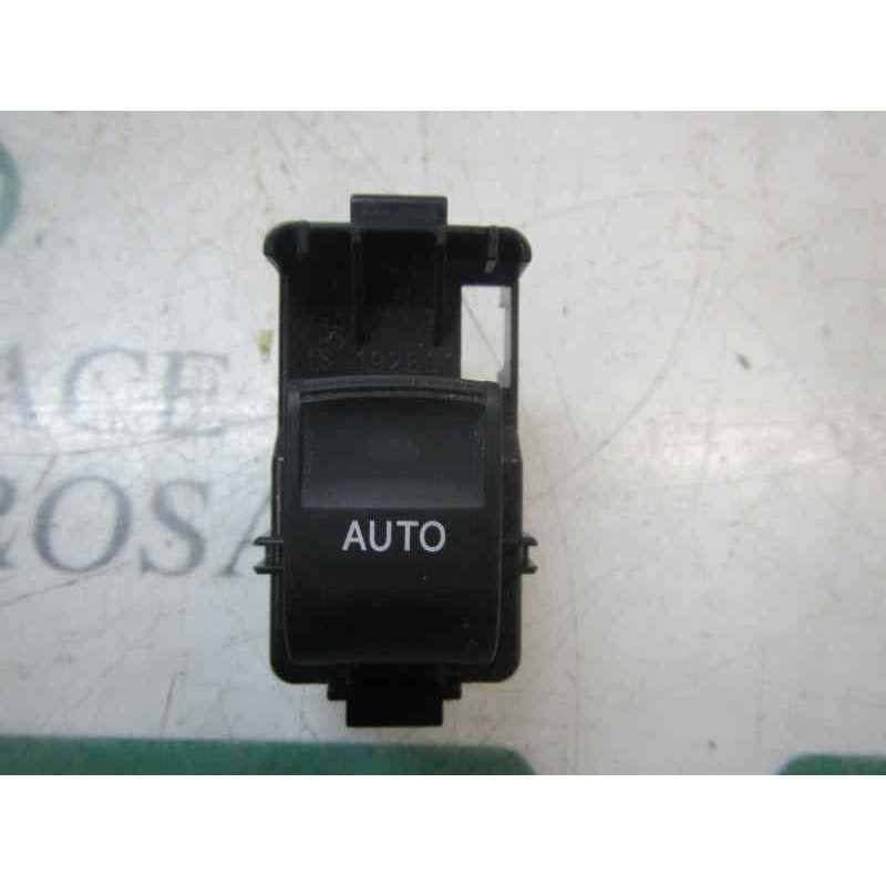 Recambio de mando elevalunas trasero izquierdo para toyota prius+ 1.8 16v (híbrido) referencia OEM IAM 8481033120  