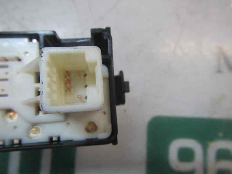 Recambio de mando elevalunas trasero izquierdo para toyota prius+ 1.8 16v (híbrido) referencia OEM IAM 8481033120  