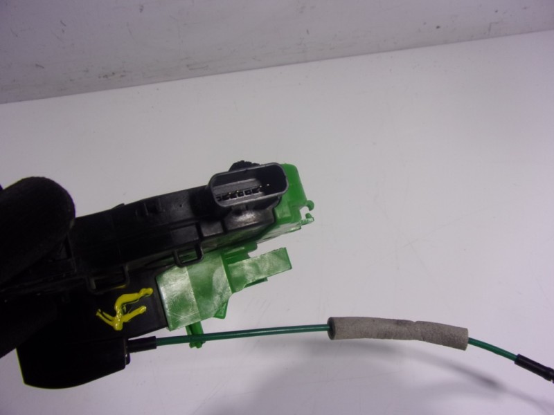 Recambio de cerradura puerta delantera izquierda para hyundai i40 1.7 crdi cat referencia OEM IAM 813103Z000 813103Z000 