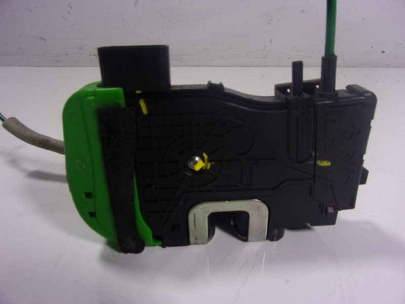 Recambio de cerradura puerta delantera izquierda para hyundai i40 1.7 crdi cat referencia OEM IAM 813103Z000 813103Z000 