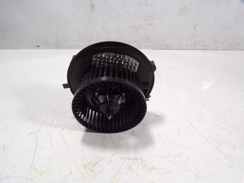 Recambio de motor calefaccion para volkswagen tiguan advance bmt referencia OEM IAM 3Q1819021 5WB819021A 